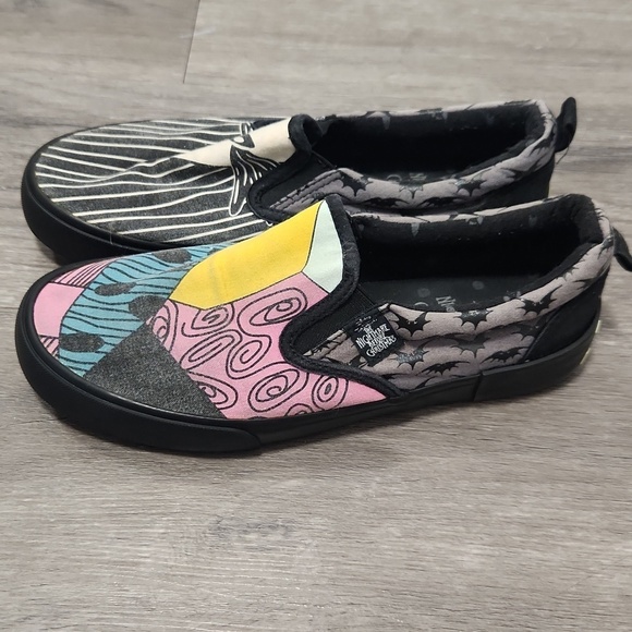 Disney Nightmare Before Christmas Canvas Time Burton Slip Ons Size 7 Mens - Picture 2 of 11